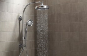 Éliminer le calcaire dans la douche et les sanitaires avec le traitement d'eau